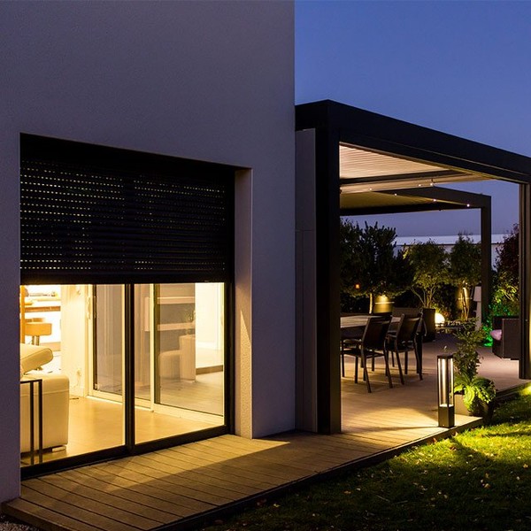 somfy-outdoor-home-night-lighting