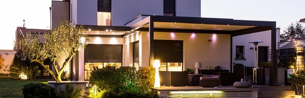 somfy-house-lighting-outdoor-garden-night